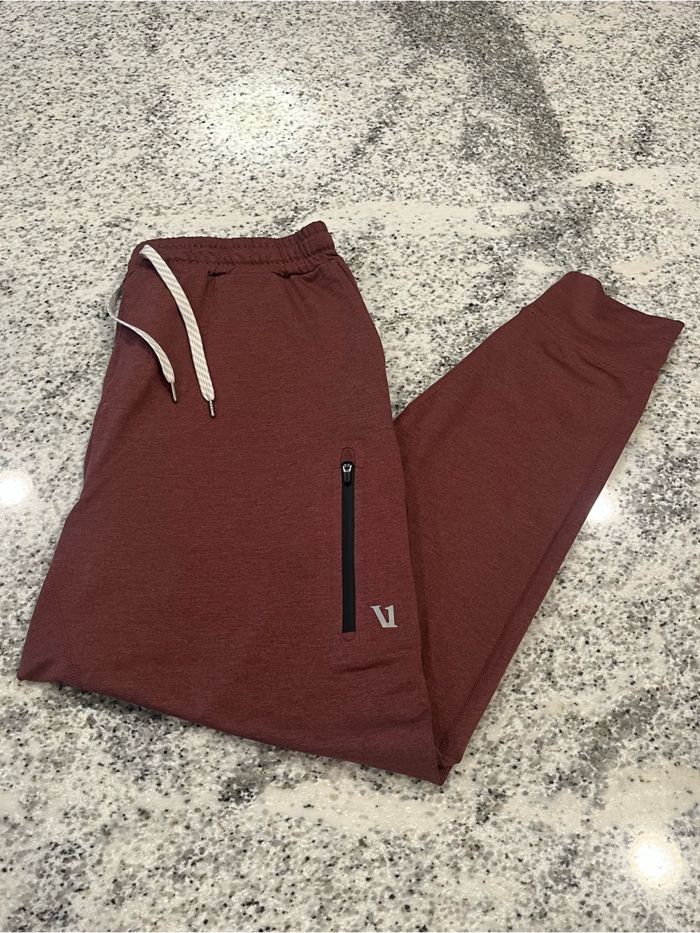 Vuori Sunday Performance Jogger Men’s Large Sable Heather Zip Pocket V416